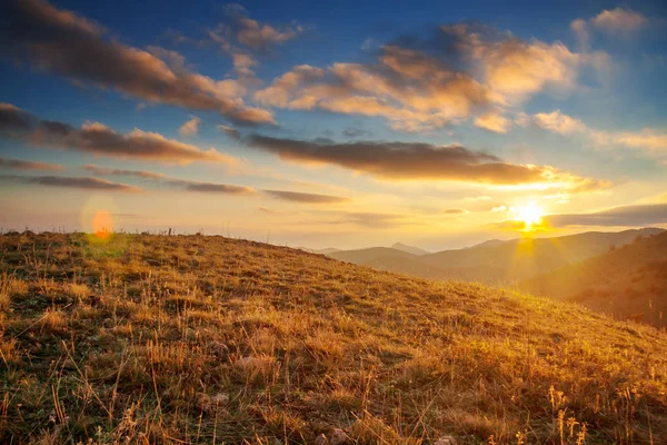 Puesta Sol Escénica Las Montañas Temporada Otoño — Foto de Stock