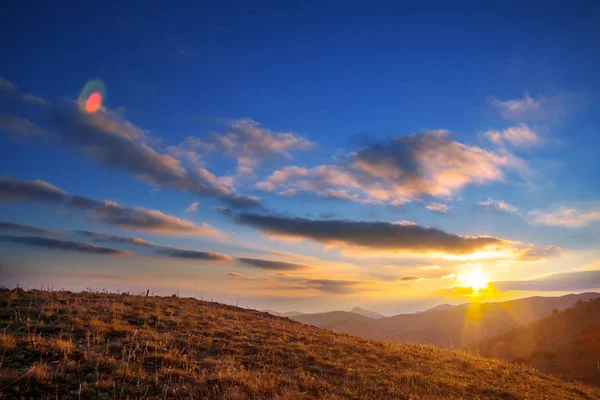 Мальовничим Заходом Сонця Горах Осінній Сезон — стокове фото