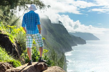 Hawaii, ABD 'deki Kauai Adası' ndaki Tünel Plajı 'nda güzel bir manzara.