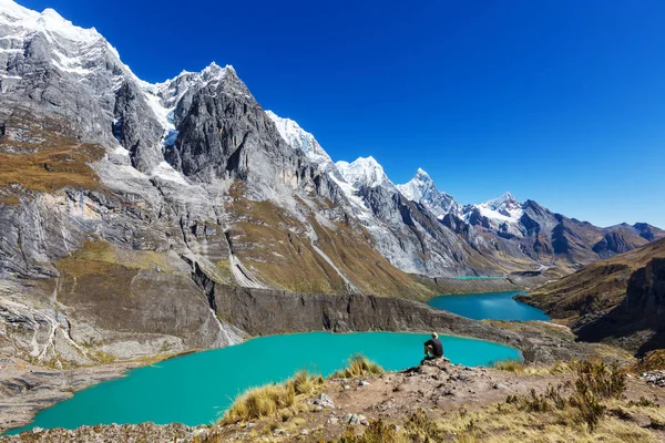 Три Лагуны Кордильере Huayhuash Перу — стоковое фото