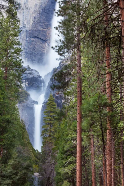 Yosemite Cae Parque Nacional Yosemite California Temporada Primavera — Foto de Stock