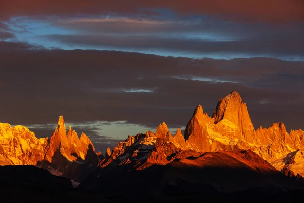 Híres Cerro Fitz Roy Egyik Legszebb Legnehezebb Akcentussal Sziklás Csúcs — Stock Fotó