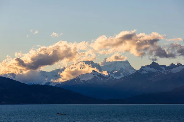 Gyönyörű Hegyek Táj Mentén Kavicsos Carretera Ausztrál Dél Patagónia Chile — Stock Fotó