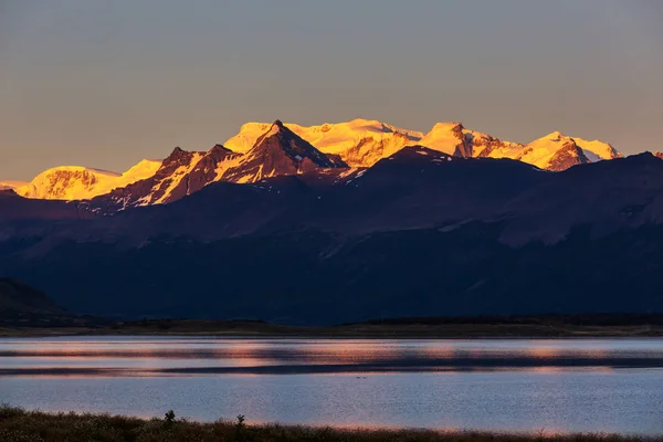 Prachtige Berglandschappen Patagonië Bergen Meer Argentinië Zuid Amerika — Stockfoto