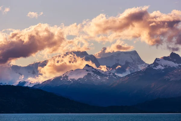 Prachtige Berglandschappen Patagonië Bergen Meer Argentinië Zuid Amerika — Stockfoto