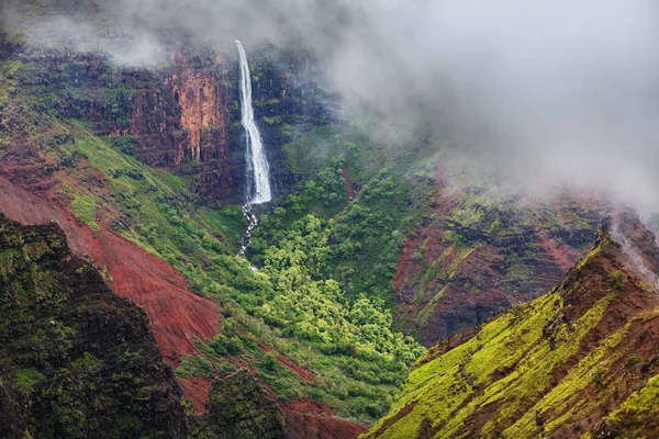 Hawaii Güzel Tropik Şelale — Stok fotoğraf