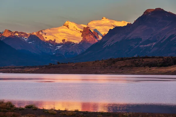 Nádherná Horská Krajina Patagonii Horské Jezero Argentině Jižní Amerika — Stock fotografie