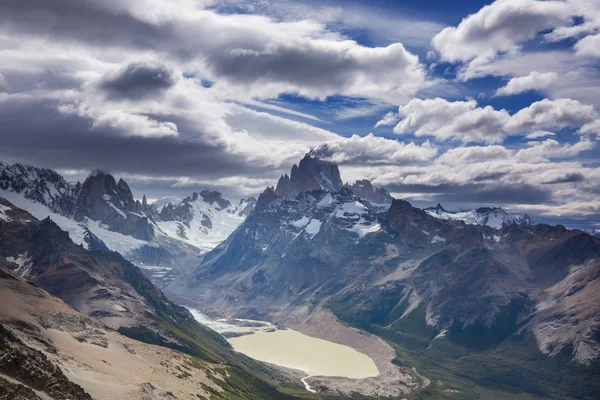 Berömd Cerro Fitz Roy Vackraste Och Svåraste Att Accentera Klipptopp Stockfoto