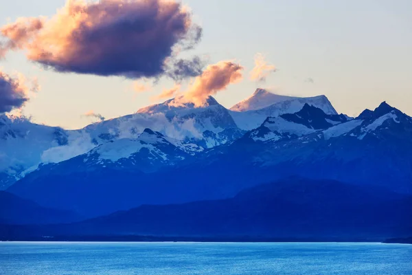 Piękny Krajobraz Gór Wzdłuż Żwirowej Drogi Carretera Austral Południowej Patagonii — Zdjęcie stockowe