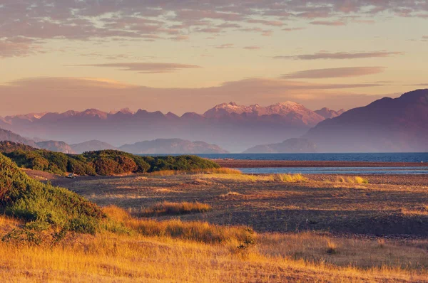 Piękny Krajobraz Gór Wzdłuż Żwirowej Drogi Carretera Austral Południowej Patagonii — Zdjęcie stockowe