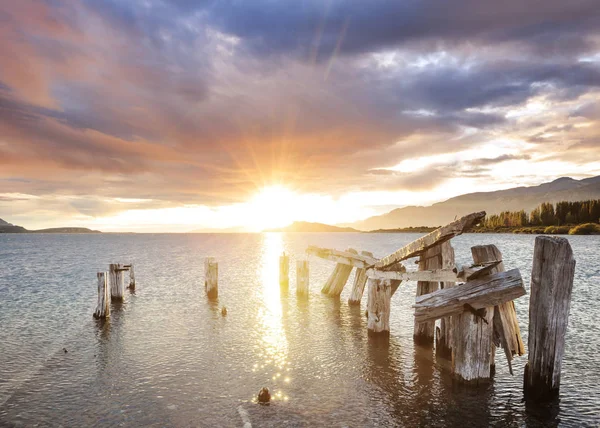 Lake Scen Vid Soluppgången — Stockfoto