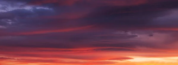 Nuvens Tempestade Incomuns Pôr Sol Adequado Para Fundo — Fotografia de Stock