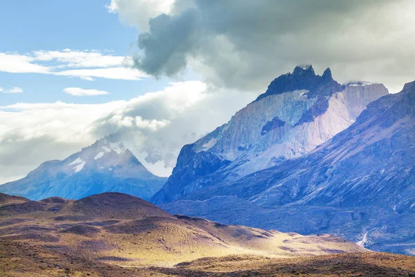 智利Torres Del Paine国家公园美丽的山地景观 世界著名的远足地区 — 图库照片