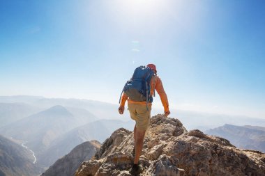 Backpacker yaz dağlarında zam