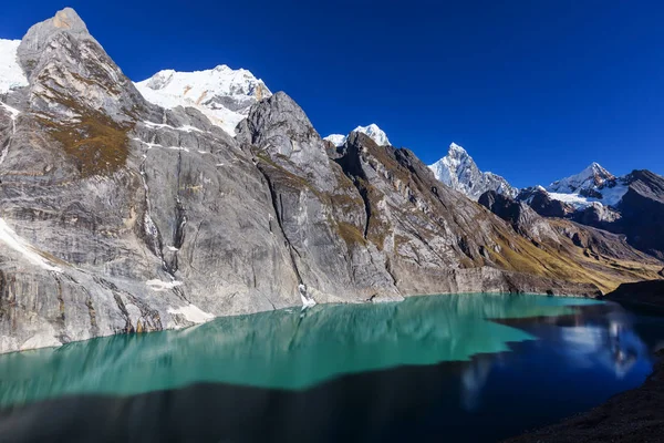 Красивые Горные Ландшафты Cordillera Huayhuash Peru South America — стоковое фото