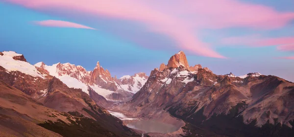 Famoso Cerro Fitz Roy Uno Los Picos Rocosos Más Hermosos —  Fotos de Stock