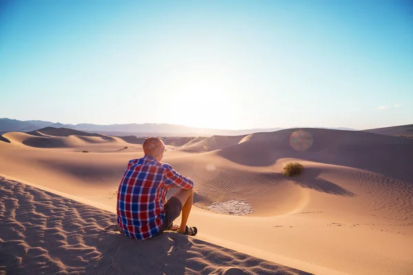 Kirándulás Homoksivatagban Napkelte — Stock Fotó