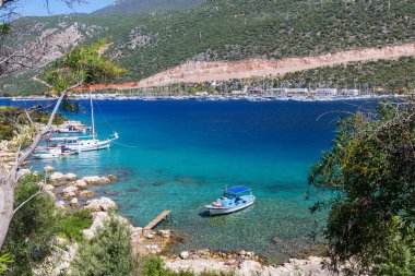 Türkiye 'nin güzel deniz kıyıları. Lycian yürüyüşü boyunca şaşırtıcı doğal manzaralar..