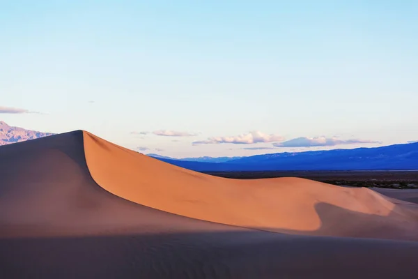 Homokdűnék Death Valley Nemzeti Park Kalifornia Usa Élő Korall Tónusú — Stock Fotó