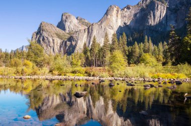 Güzel Yosemite Ulusal Parkı manzaraları, California