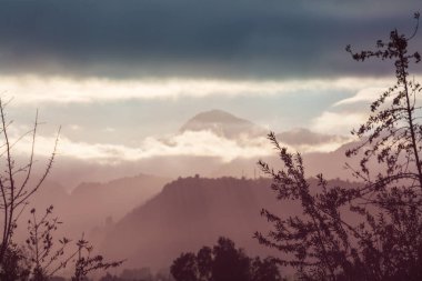 Dağ siluet doğa doğal görünümü 