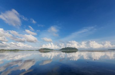 Şaşırtıcı doğal görünümü adaların deniz Körfezi ve dağ, Palawan, Filipinler