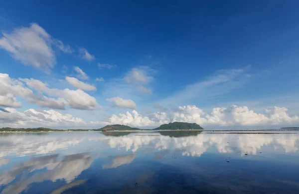 Geweldige Schilderachtig Uitzicht Zee Baai Bergachtige Eilanden Palawan Filipijnen — Stockfoto