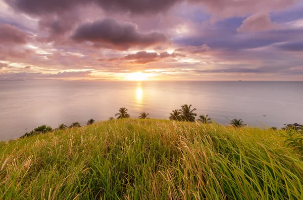 Tropische Insel Bei Sonnenuntergang — Stockfoto