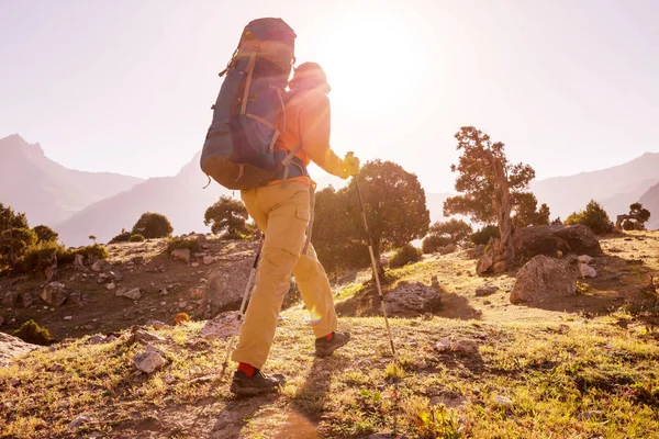 Fernweh Zeit Mann Beim Wandern Schönen Fann Gebirge Pamir Tadschikistan — Stockfoto