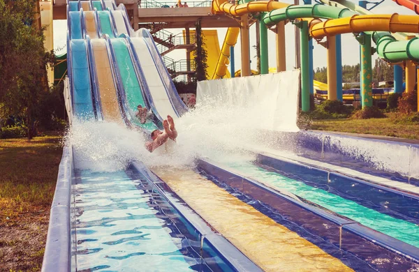 Parque Aquático Azul Fundo Céu — Fotografia de Stock