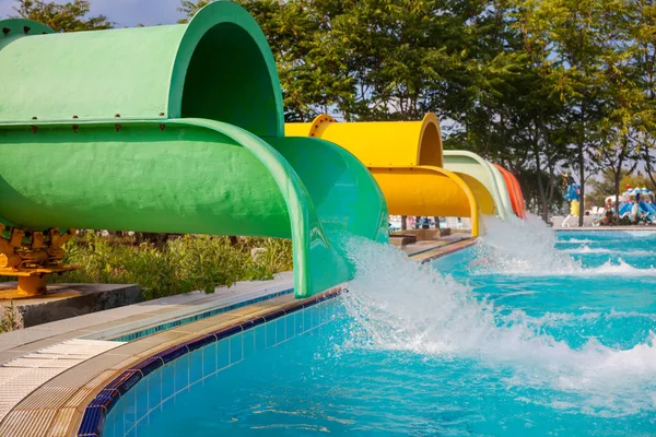 Parque Aquático Azul Fundo Céu — Fotografia de Stock