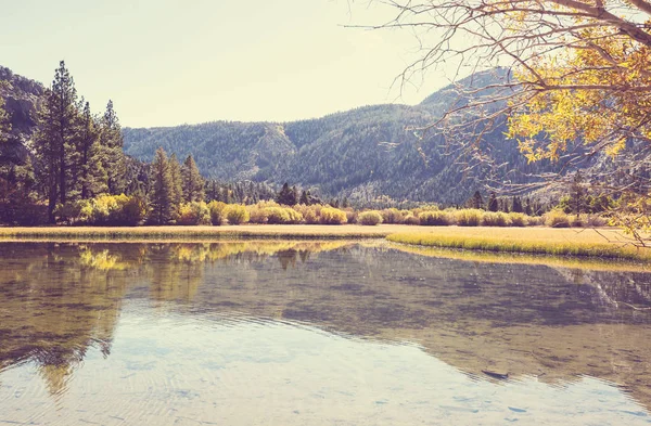 Beau Lac Saison Automne — Photo