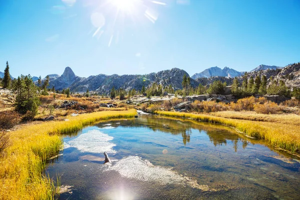 Látványos Kilátás Sierra Nevada Hegyre Őszi Lombozat Táj Kalifornia Egyesült — Stock Fotó