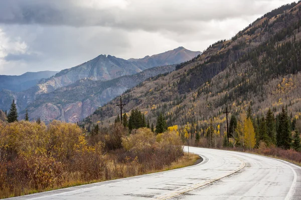 Renkli Sonbahar Sahne Güneşli Sabah Kırsal Yol — Stok fotoğraf