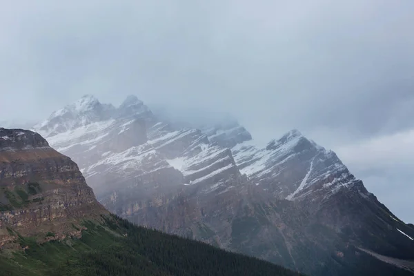 Schilderachtig Uitzicht Bergen Canadese Rockies Het Zomerseizoen — Stockfoto