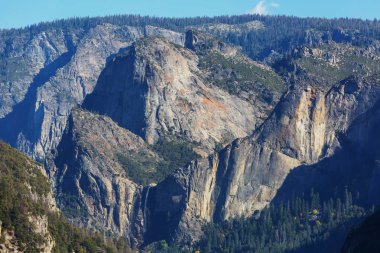 Güzel Yosemite Ulusal Parkı manzaraları, California
