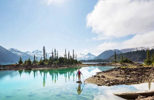 Wandelen Naar Turquoise Wateren Van Pittoreske Garibaldi Lake Buurt Van — Stockfoto