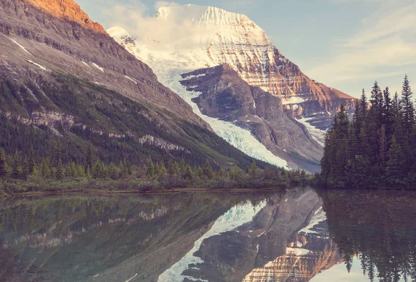 Krásná Hora Robson Letní Sezóně Kanada — Stock fotografie
