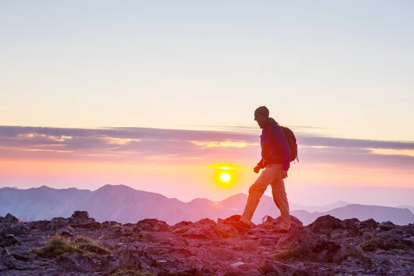 Hiking Scene Beautiful Summer Mountains Sunset — Stock Photo, Image