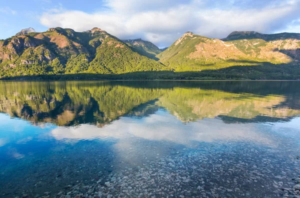 Hermosos Paisajes Montaña Patagonia Lago Montañas Argentina América Del Sur — Foto de Stock