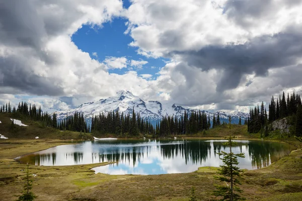 Immagine Lago Picco Del Ghiacciaio Washington Usa — Foto Stock