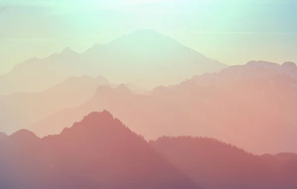 Prachtige Natuurlijke Achtergrond Berg Silhouet Bij Zonsondergang — Stockfoto
