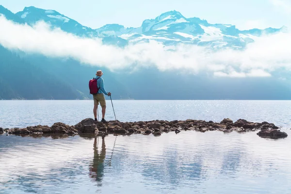 Caminata Aguas Turquesas Del Pintoresco Lago Garibaldi Cerca Whistler Canadá —  Fotos de Stock