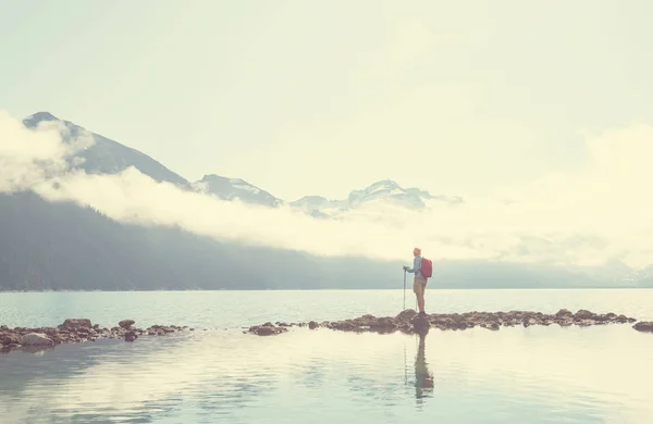 Caminhe Até Águas Turquesa Pitoresco Lago Garibaldi Perto Whistler Canadá — Fotografia de Stock