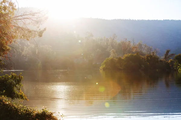 秋天美丽的湖水 — 图库照片