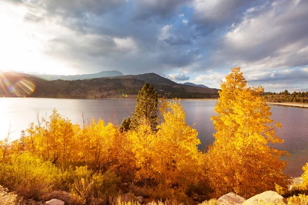 Beautiful Lake Autumn Season — Stock Photo, Image