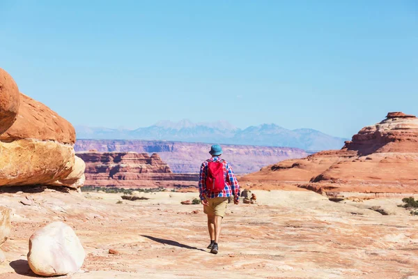 Vandra Utah Bergen Vandring Ovanliga Naturlandskap Fantastiska Former Sandsten Formationer — Stockfoto