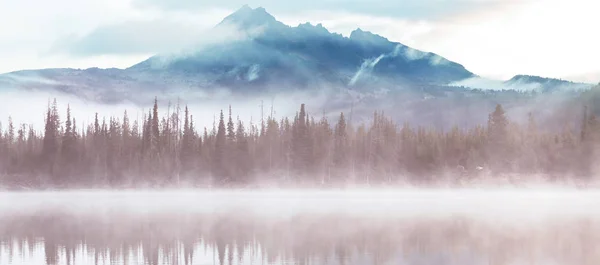 Serene Beautiful Lake Morning Mountains Oregon Verenigde Staten — Stockfoto