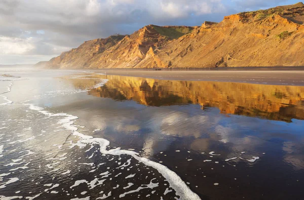 Prachtige Zonsondergang Aan Het Ocean Beach Nieuw Zeeland Inspirerende Natuurlijke — Stockfoto