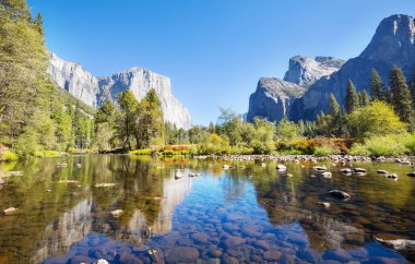 Güzel Yosemite Ulusal Parkı manzaraları, California
